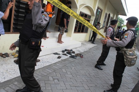 Santoso Tewas Bunuh Diri Bersama Istri dan Anaknya