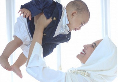 Sesi Pemotretan ala Shireen Sungkar dan Putranya