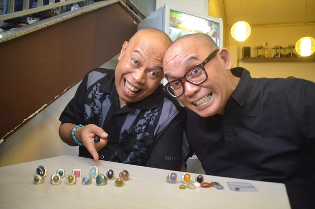 Hobi Koleksi Batu Akik, Edwin dan Jody Buka Toko