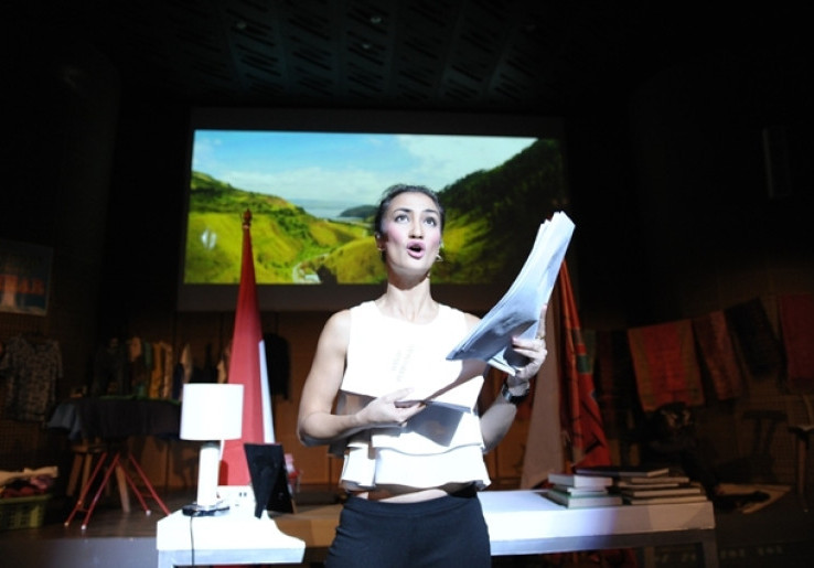 Cara Unik Promosi Film Bulan di Atas Kuburan