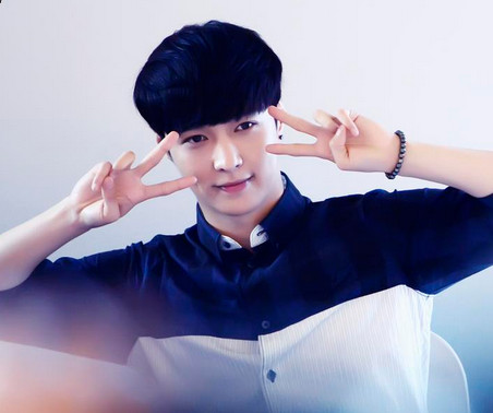 Setelah Xiumin EXO Kini Lay yang Hapus Akun Instagram