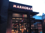 Markotim, Martabak Kota Timur Saingannya Markobar, Kamu Pilih Mana?