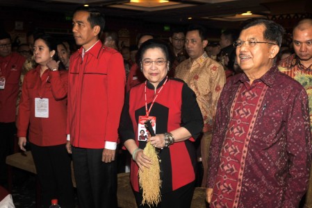 Demonstran Minta KPK Bekuk Megawati 