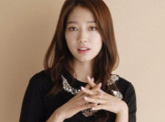 Video Park Shin Hye Jalani Sesi Pemotretan Bersama 'Viki'