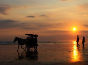 Indahnya Sunset di Pantai Parangtritis