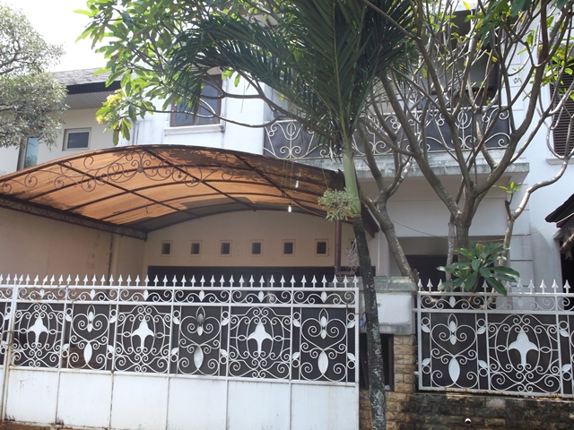 Terkait Rumah Uje, Kabarnya Memang akan Dijual