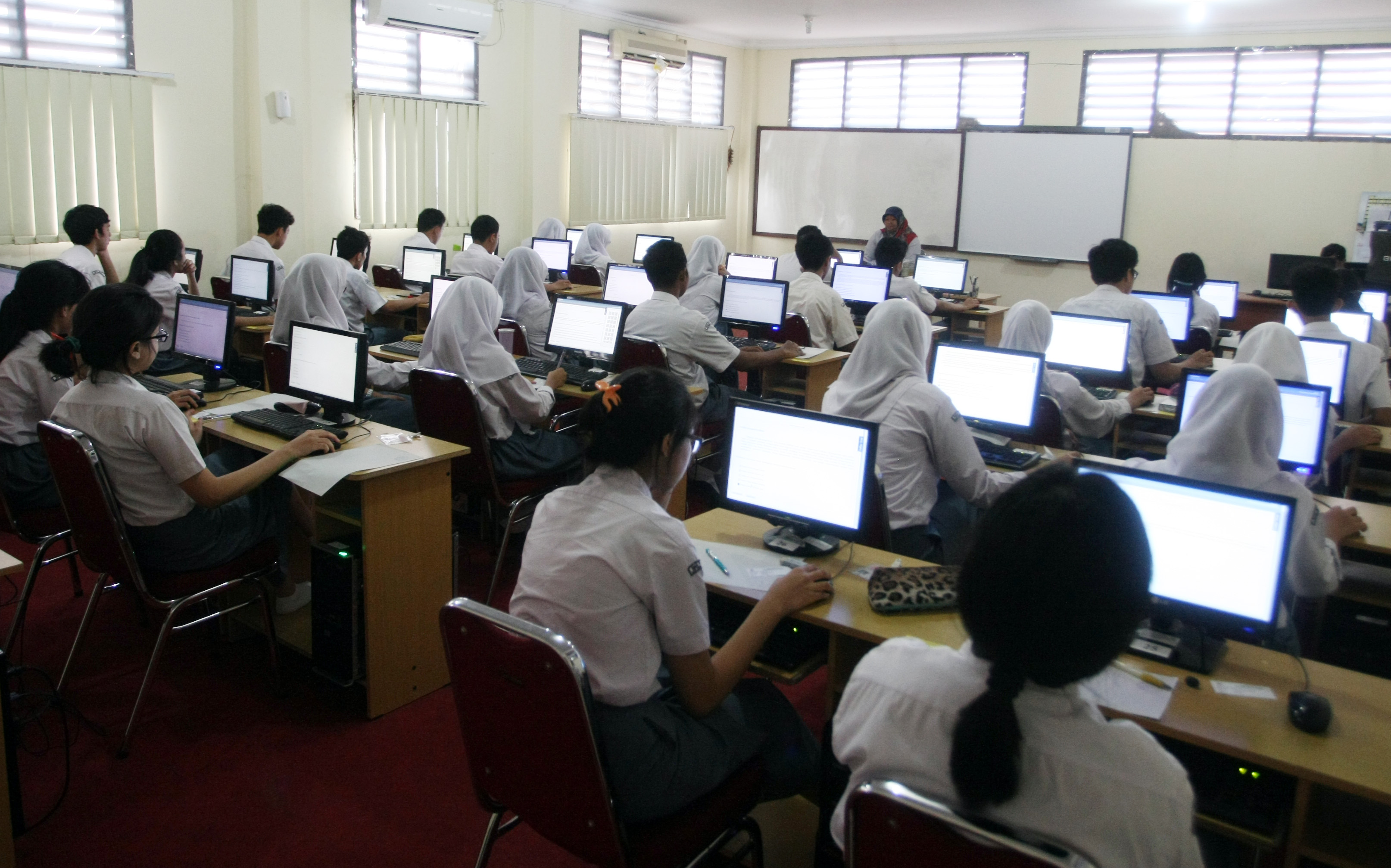 UN Berbasis Komputer, SMAN 30 Jakarta Pinjam Komputer ke Sekolah Tetangga