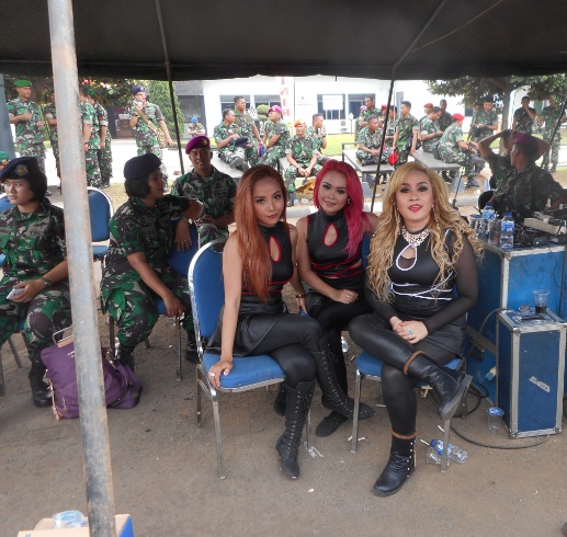 3 Serigala Puji TNI Manusia  Setengah Dewa 