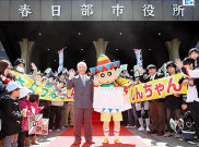Walikota Kasukabe Buat Acara Perpisahan untuk Shin-Chan