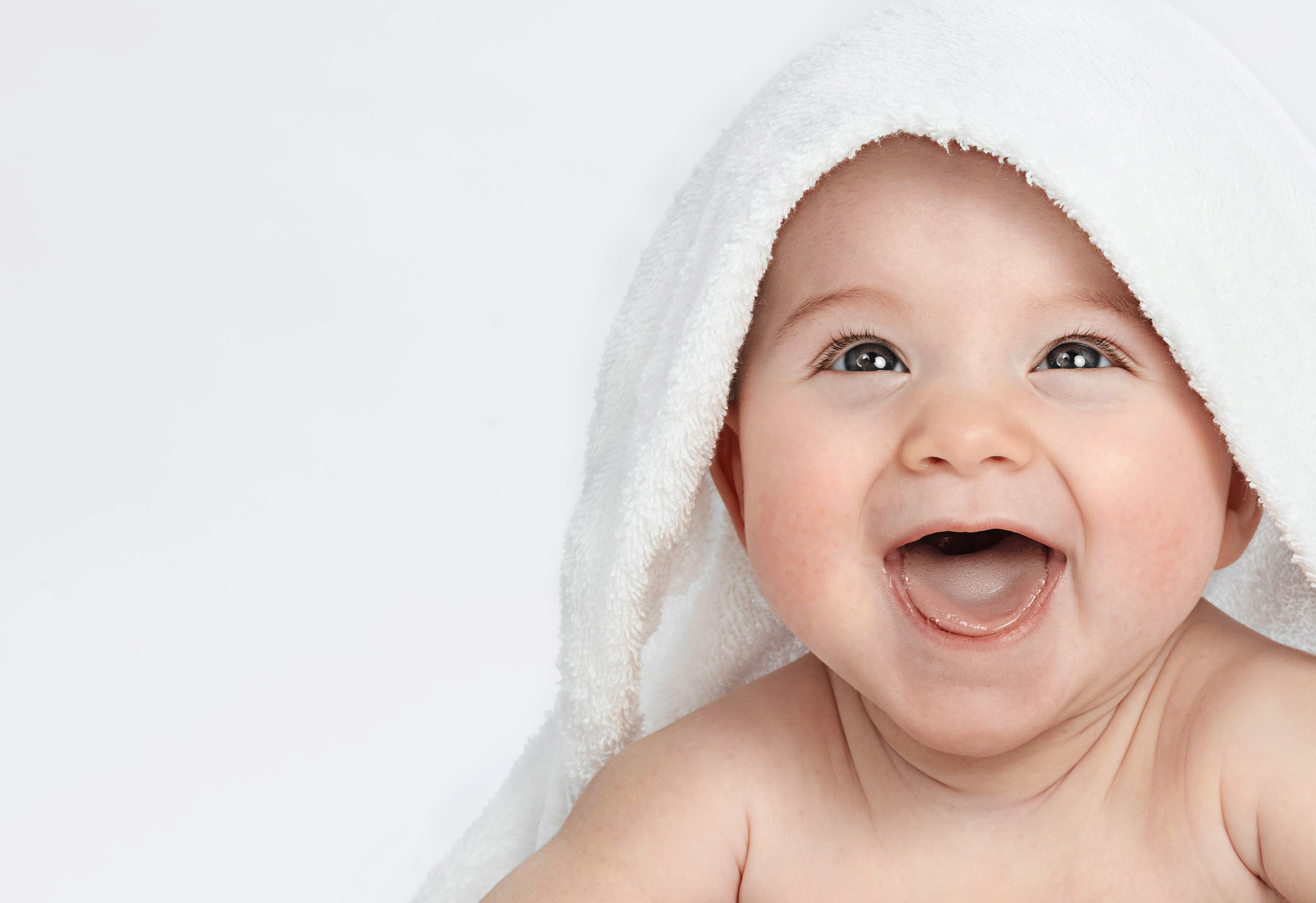Lalai, Anak Ini Nyaris Tewas Akibat Leher Tersangkut di Boks Bayi
