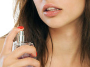 5 Manfaat Sehat Pakai Parfum
