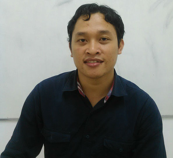 MPS Figur Guru Privat Kalem dan Periang