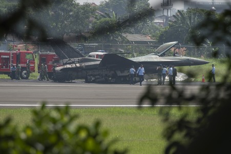 Pesawat F-16 TNI AU Terbakar Hibah dari Amerika