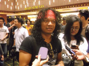 Lama Vakum, Candil Buat Album Solo