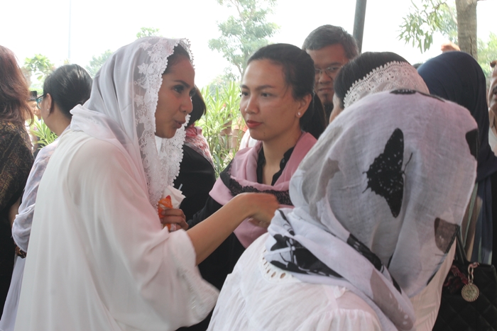 Duka Maudy Koesnaedi Atas Wafatnya Sang Ibunda