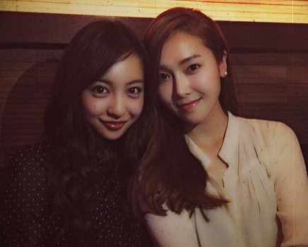 Potret Keakraban Itano Tomomi dan Jessica Jung