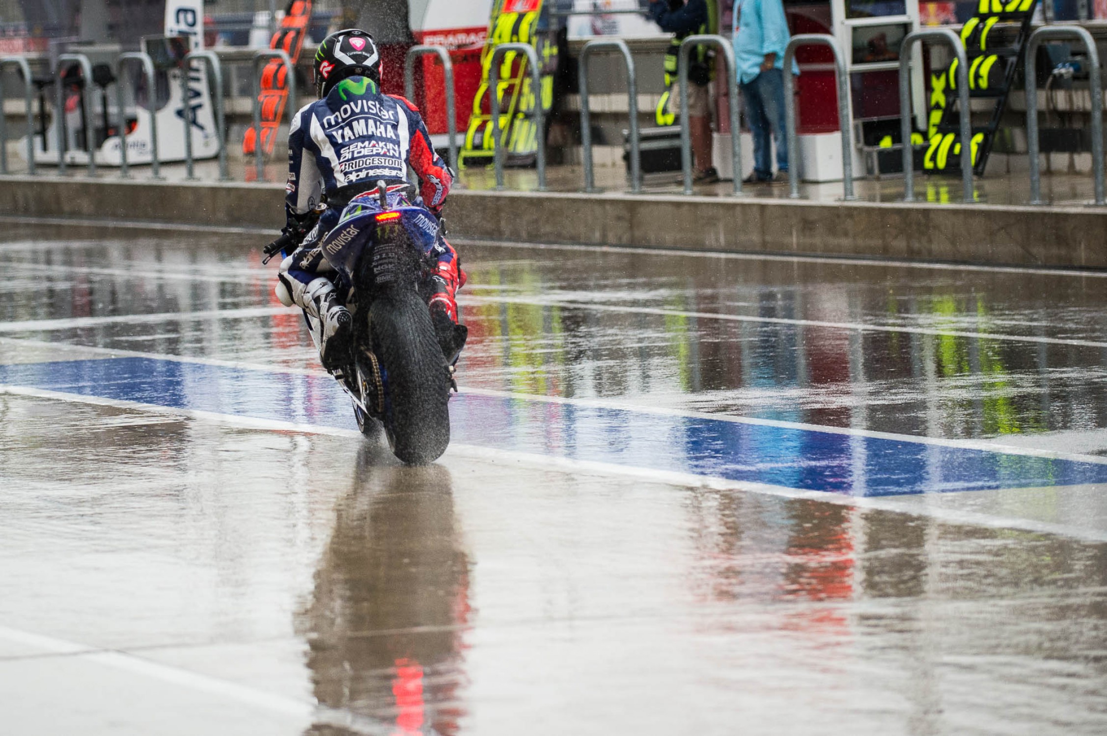 Jorge Lorenzo Butuh Keberuntungan