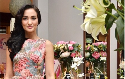 Majalah dan Instagram, Inspirasi Fashion Atiqah Hasiholan