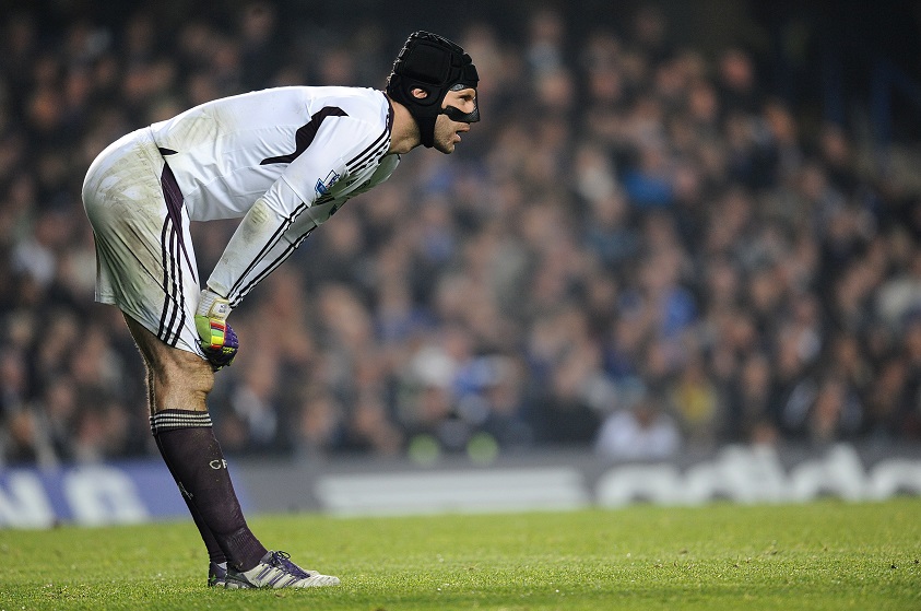 Petr Cech Kenakan Kostum Arsenal
