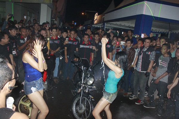 Cukup dengan Uang Rp500 Ribu Bisa Panggil Lady Wash