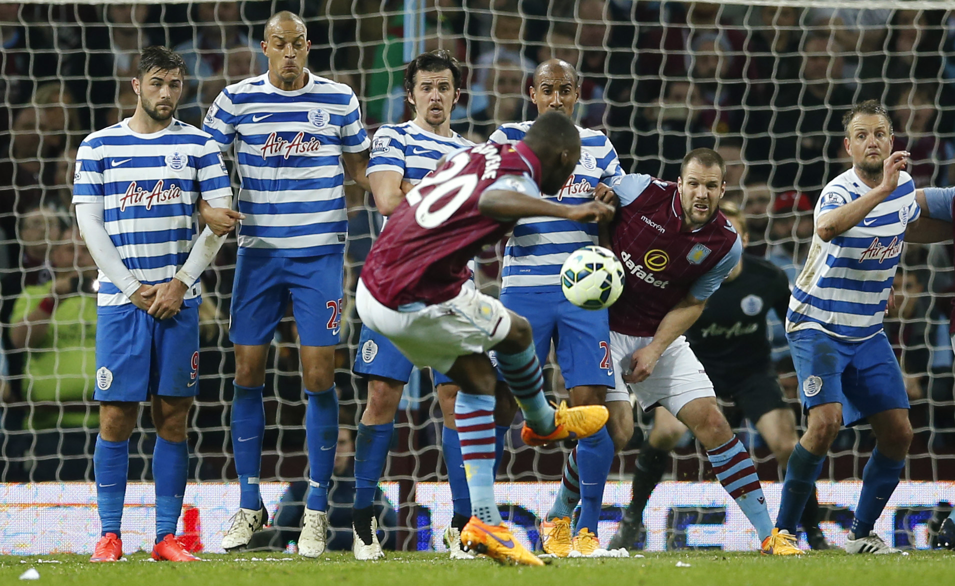 Christian Benteke Masuk Radar Manchester United