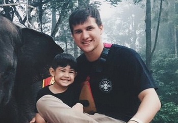 Jadi Ayah, Stuart Collin Makin Dekat dengan Putra Risty Tagor