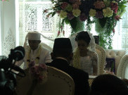 Menikah dengan Hengky Kurniawan, Sonya Fatmala Menangis