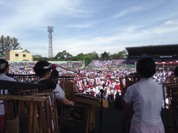Bandung Lautan Angklung Pecahkan Rekor Dunia