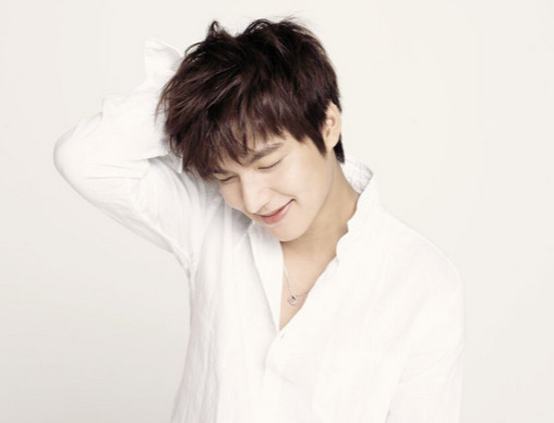 Akhirnya Lee Min Ho Buat Akun Instagram
