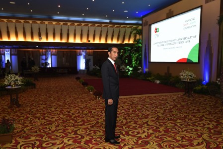 Tantangan Presiden Jokowi, Ekonomi Lemah dan Tak Tegas