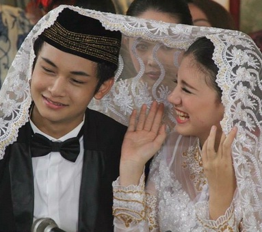 Cassandra Lee Belum Mau Serius Pacaran dengan Randy Martin