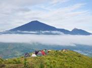 Kilau Keemasan Mentari di Bukit Pergasingan