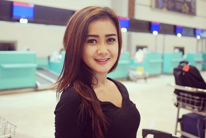 Unggah Foto Hot, Cita Citata Dibully Netizen