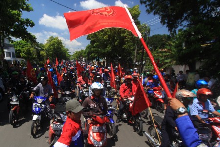 10 Tuntutan Buruh Pada Peringatan May Day 