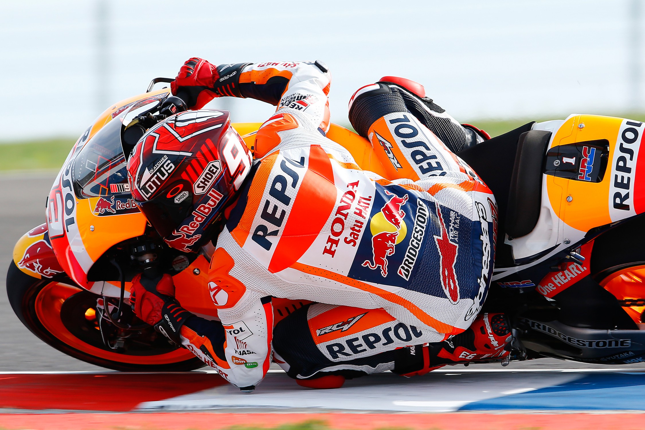 Jari Marc Marquez Dipasangi Titanium, Pertanda Segera Membalap?