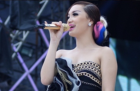 Zaskia Gotik: Payudara Tak Perlu di Asuransi
