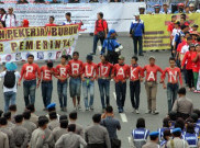 Sambil Joget, Buruh Desak Jokowi Keluar Istana