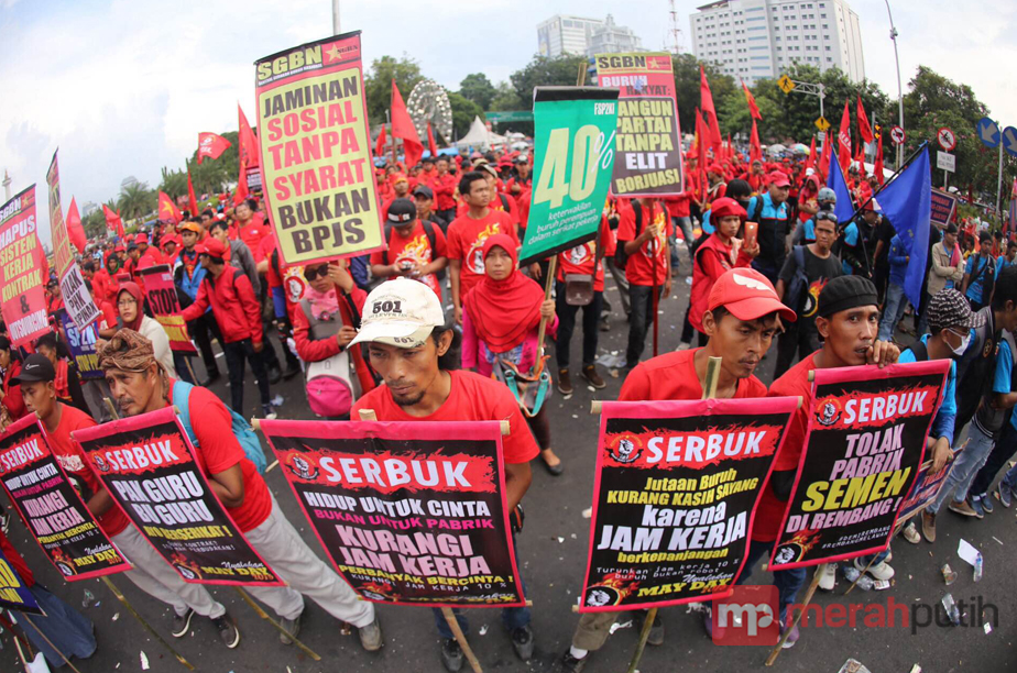 Gubernur Jatim Minta Buruh Orasi dengan Santun