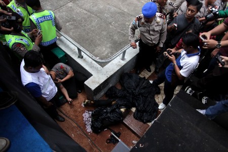 5 Kisah Mengharukan Aktivis Buruh Sebastian Manuputty