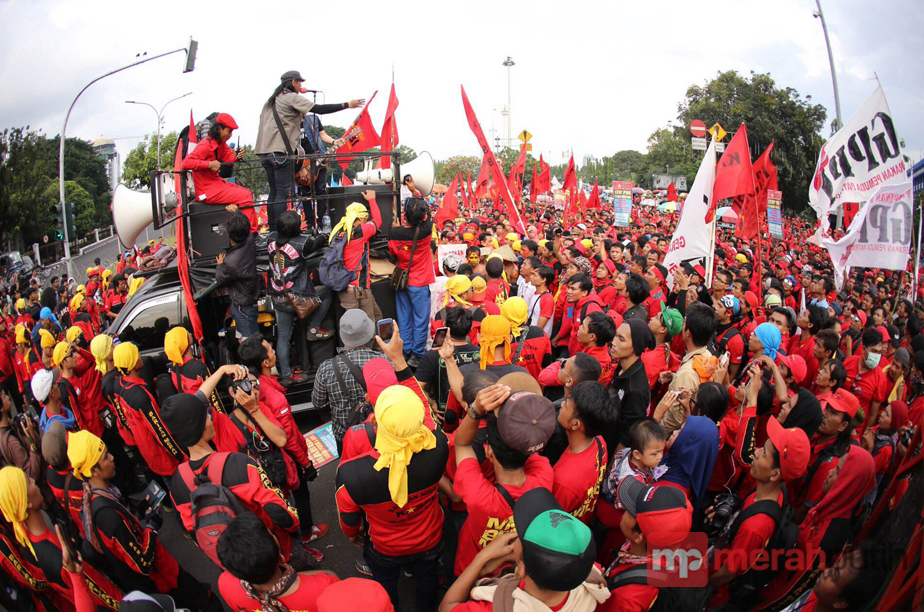 Ekonomi Melambat, PHK Massal Jadi Ancaman Serius