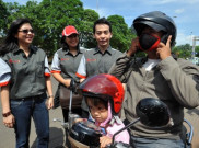 250 Helm Anak dan 250 Masker Dibagikan Gratis