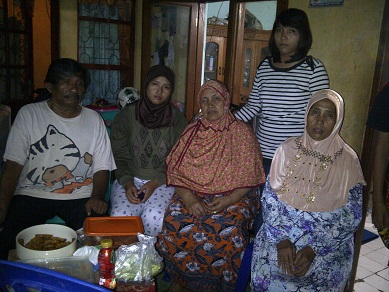 Samah dan Sebastian, Bertemu dan Berpisah melalui Demonstrasi
