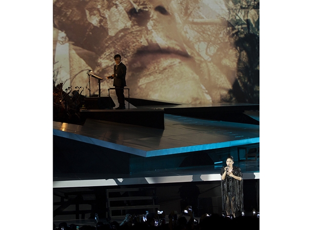KD Menangis Haru saat Konser Traya
