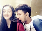 Romantisme Ammar Zoni dan Ranty Maria Ditengah Sunset