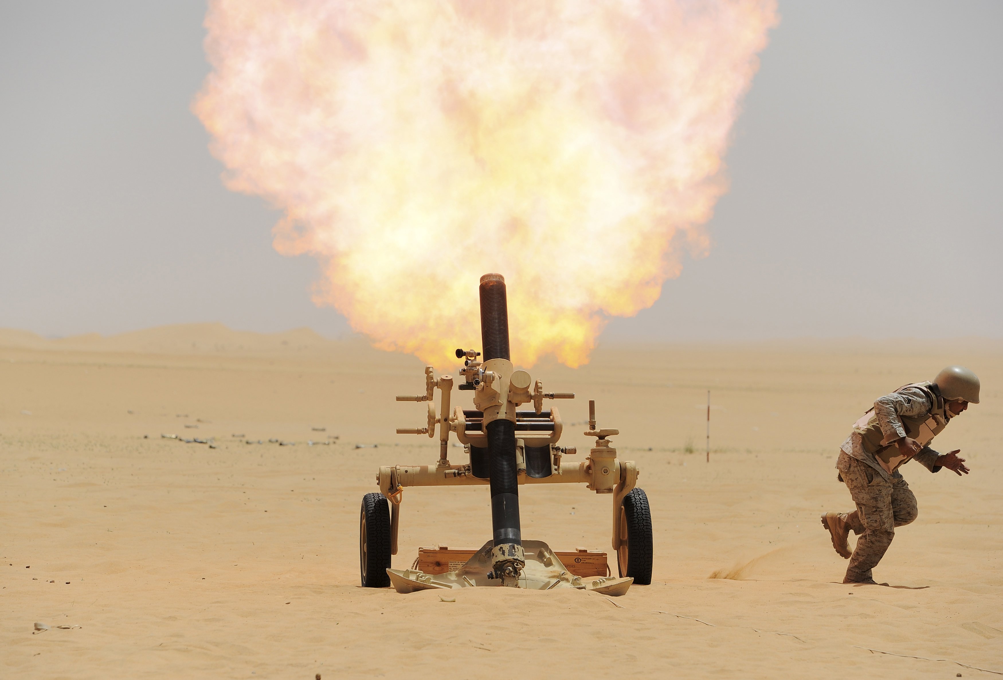 Pemberontak Houthi Serang Arab Saudi dengan Roket