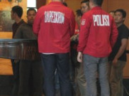 Polisi Merisik Rumah Dua Tersangka Kasus PT TPPI
