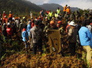 Evakuasi Warga Pangelangan Terhalang Lokasi yang Tajam