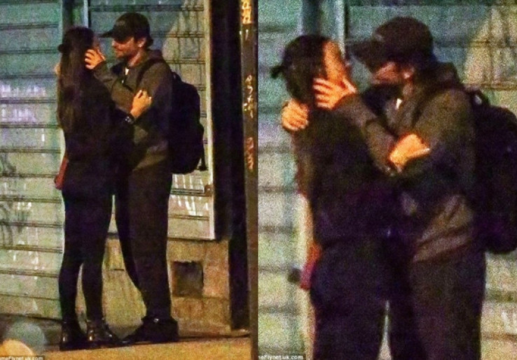Foto Ciuman Hot Irina Shayk dengan Bradley Cooper