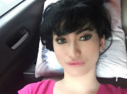 Foto-Foto Selfie Hot Amel Alvi