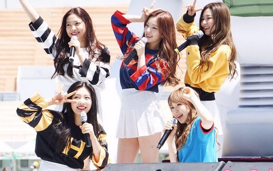Bersikap Tidak Sopan, Manajer Red Velvet Dikecam Netizen